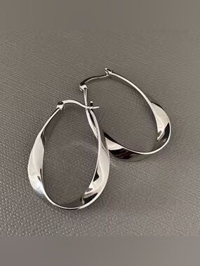Classic .925 Sterling  Silver Twisted Hoop Earrings